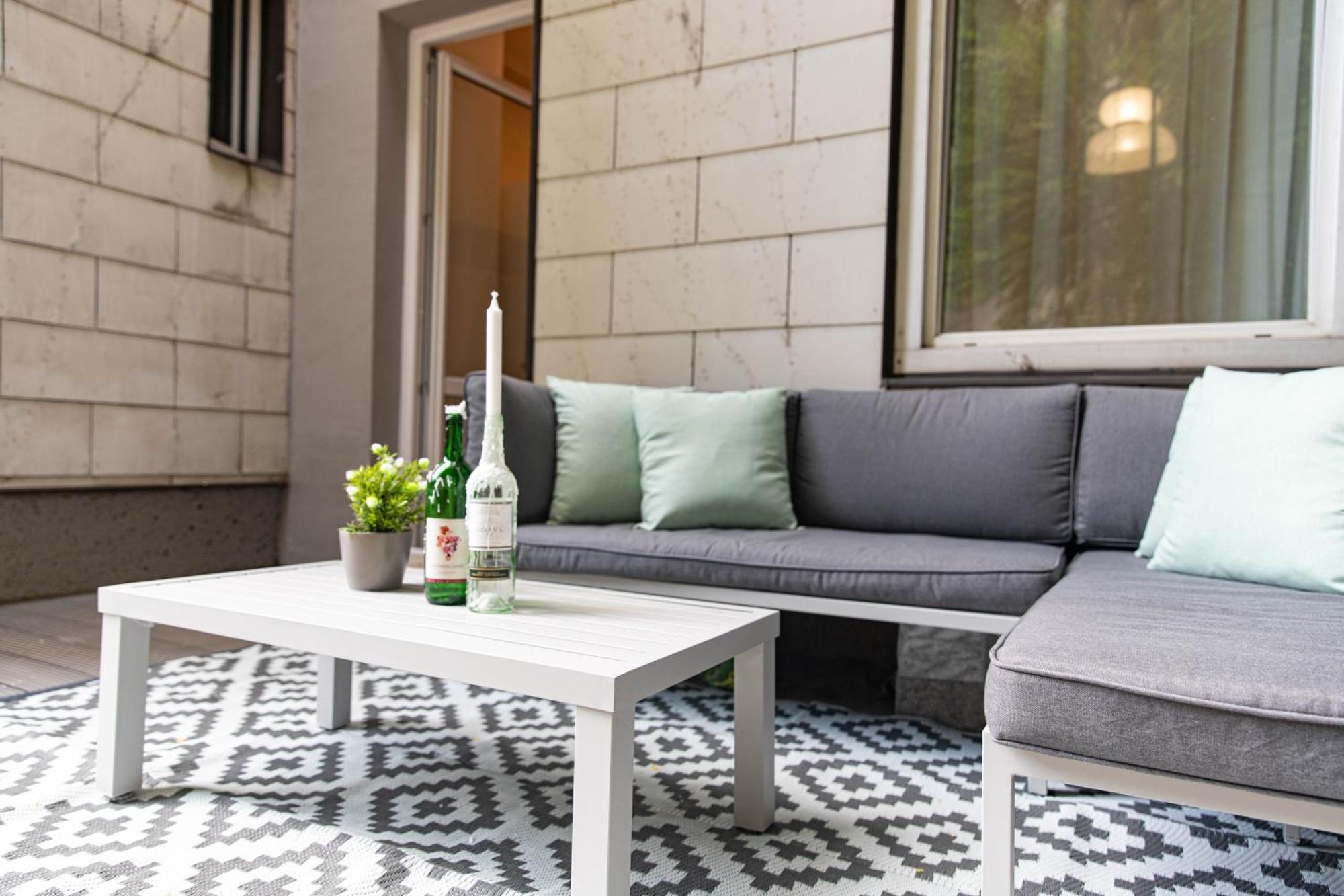Spacious Apartment, 3 Min To U1 Reumannplatz Vienna Exterior photo